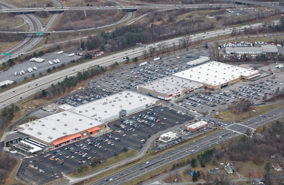 Pyramid Secures CMBS Refinance of Crossgates Commons in Albany