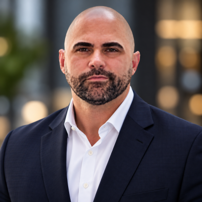 Tim Bragan Headshot